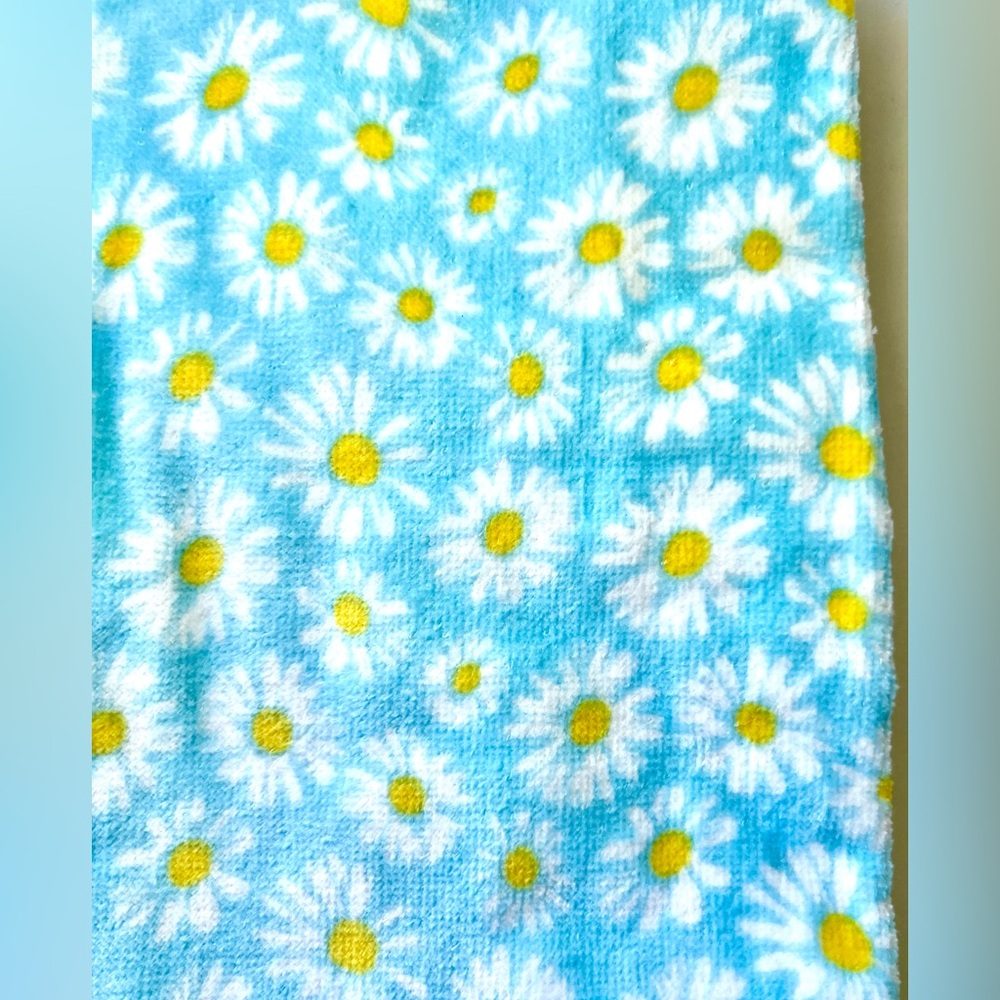 Set of 2 Daisy Flowers Kitchen Towels by CUISINART